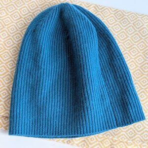 Club Monaco Teal Green 100% Cashmere Ribbed Beanie